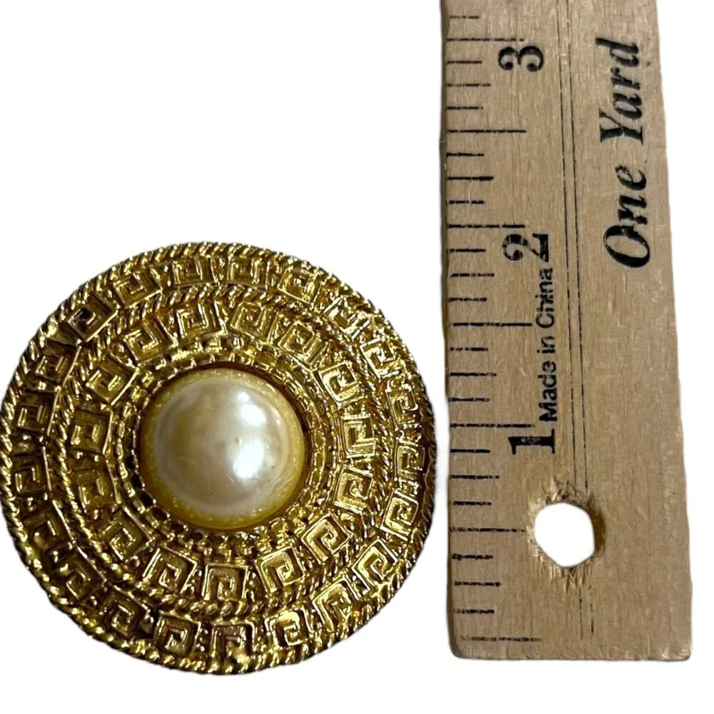 Vintage M JENT Gold Medallion‎ Brooch Faux Pearl & Greek Key Design MCM Pin